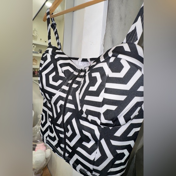 Curvy Girl by Ashley Stewart Black & White Abstract Two-Piece Set 🖤🤍 - Picture 4 of 9